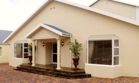 The Russel Hotel Knysna Bagian luar foto