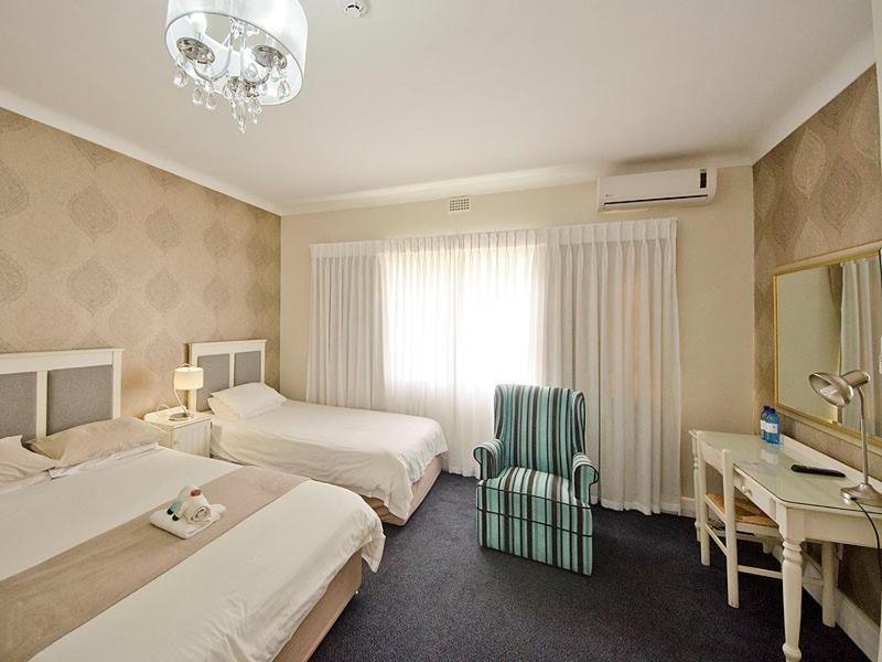 The Russel Hotel Knysna Bagian luar foto