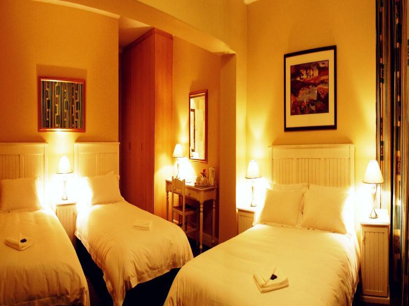 The Russel Hotel Knysna Bagian luar foto